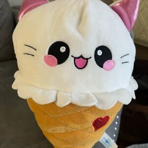 😍White and Tan Stuffed Animal Ice Cream Cone Toy